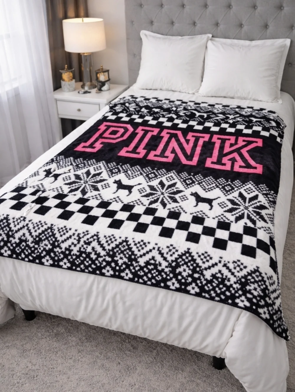 Victoria’s Secret PINK Blanket 50x60 Soft Cozy Throw Black White Pink Logo